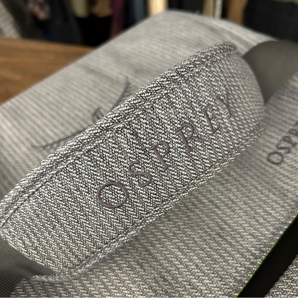 Osprey Messenger Laptop Bag Gray Stripe Crossbody School Work Travel Lightweight - Picture 11 of 11